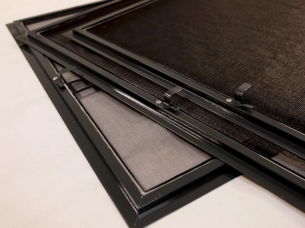 Sieťky na  OKNO - pevné - farby RAL 7