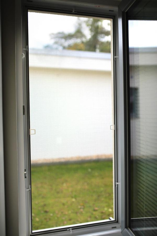 Sieťky na  OKNO - pevné - farby RAL 2