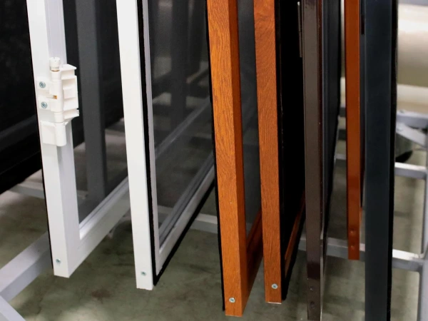 Sieťky na DVERE - pántové v ráme SMART - bežné odtiene 7