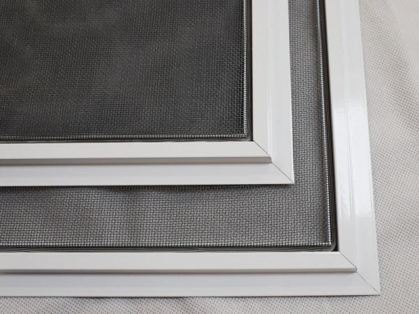 Sieťky na OKNO - pevné - drevoimitačné 5