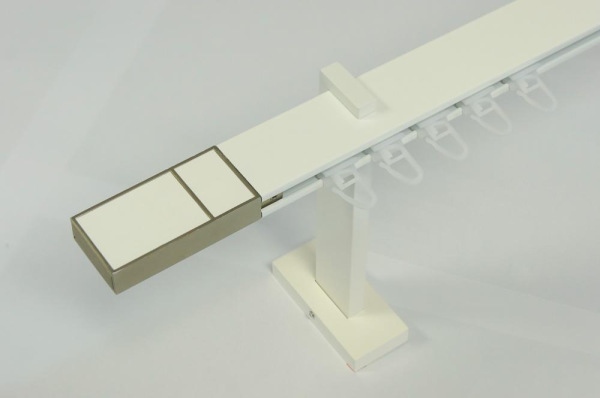 Garniže SQUARE LINE biela - jednoradové - BOSS biela koža