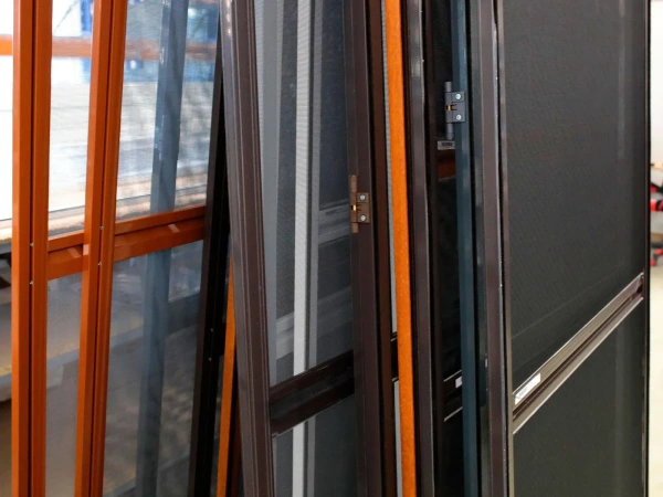 Sieťky na DVERE  - pántové v ráme SMART - renolit 5