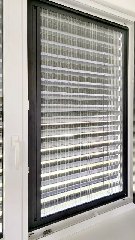 Sieťky proti hmyzu na DVERE - PLISSÉ KLIK LUX - bežné odtiene 3